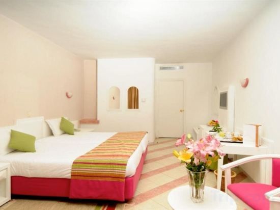 Фото Golden Tulip Taj Sultan