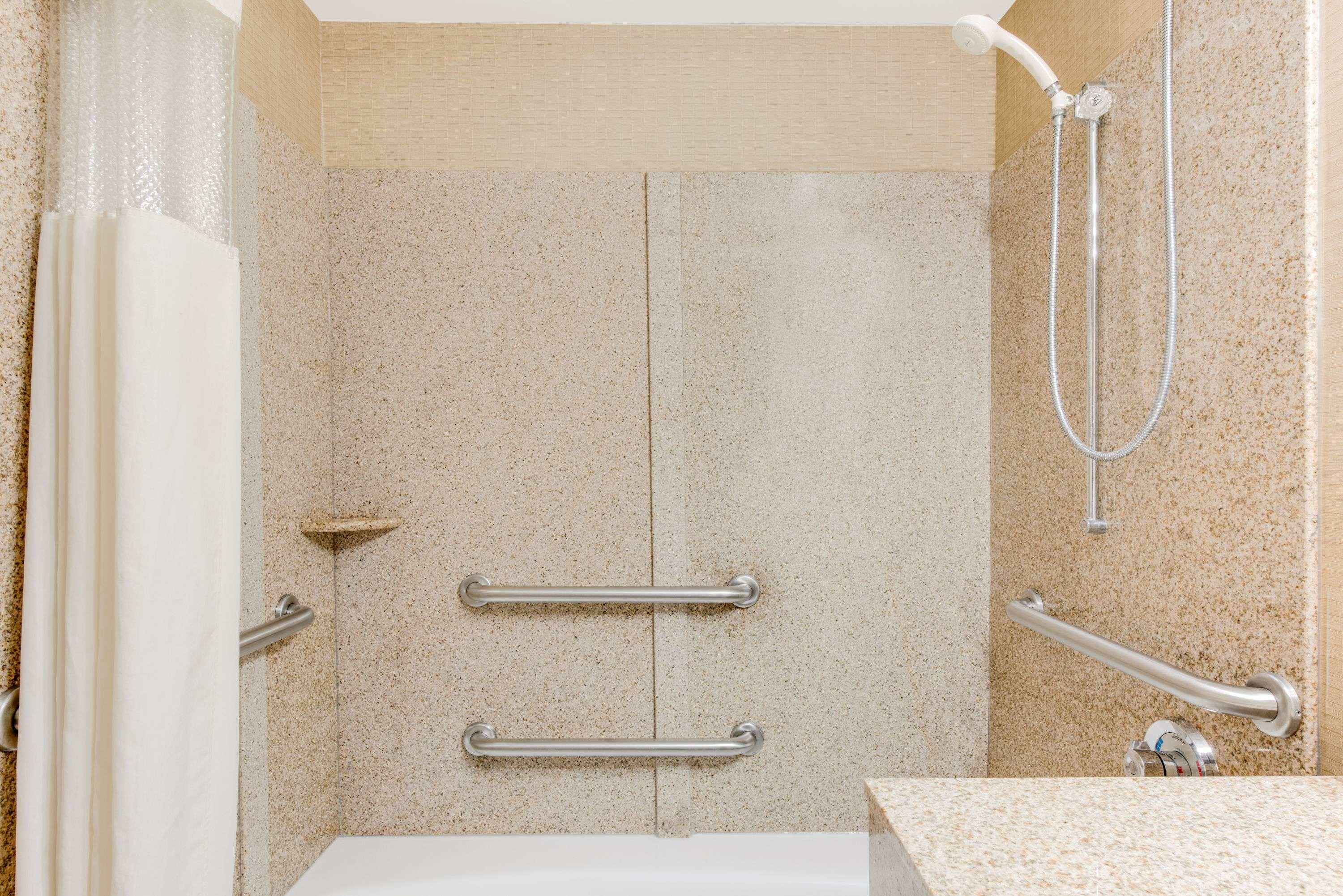 Фото Wingate by Wyndham - York