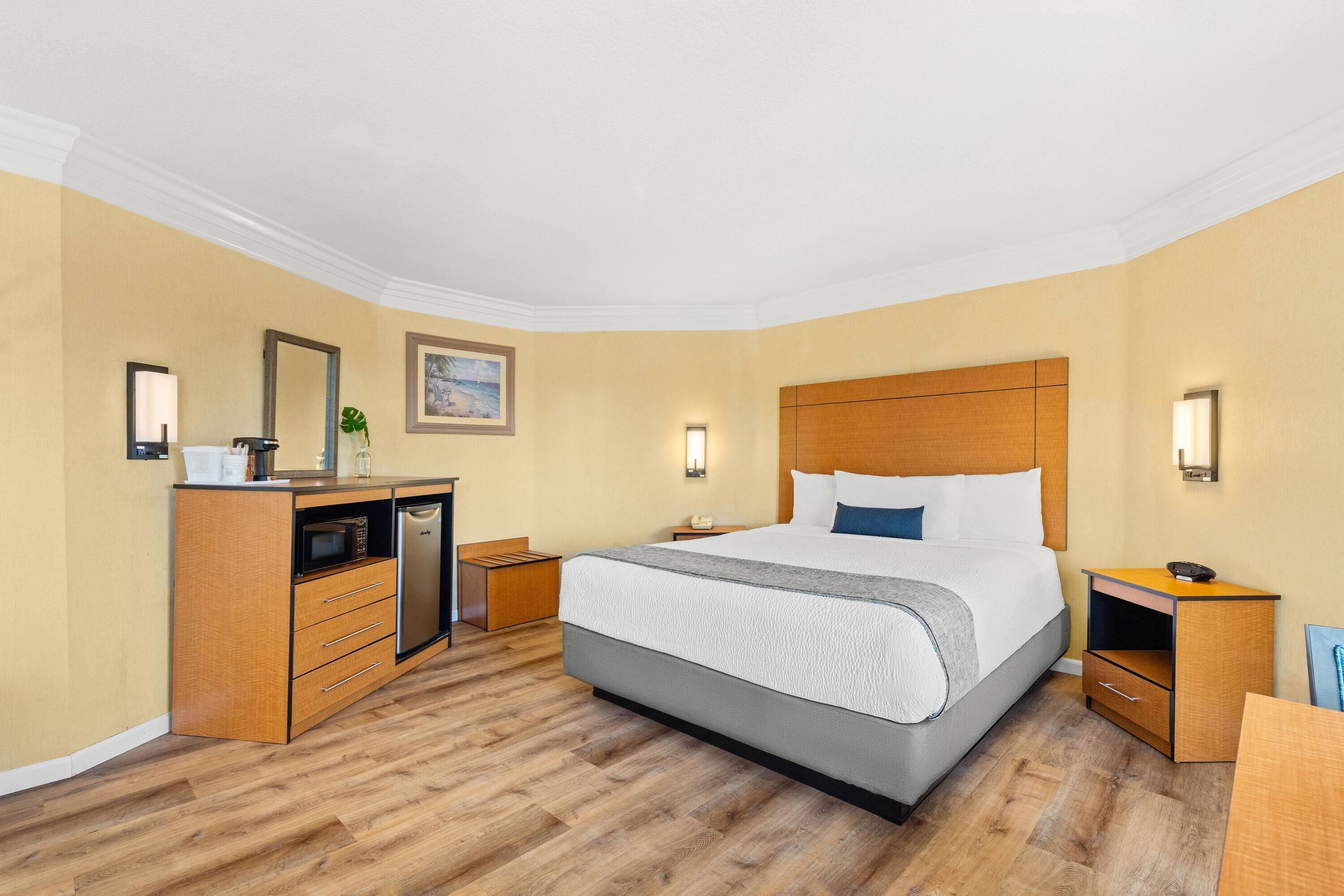 Фото Travelodge by Wyndham San Clemente Beach