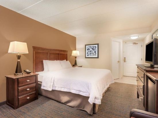 Фото Hampton Inn Milwaukee/Brookfield