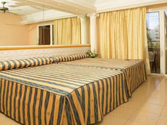 Фото Playacapricho Hotel