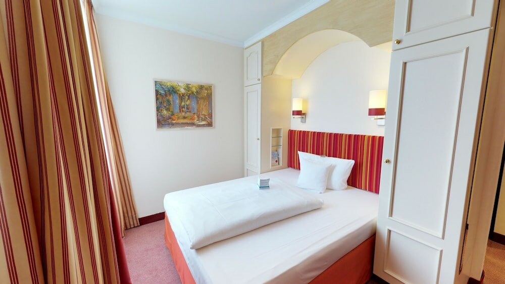 Фото Hotel Goldene Traube