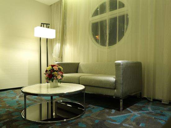 Фото Grace Hotel Bangkok