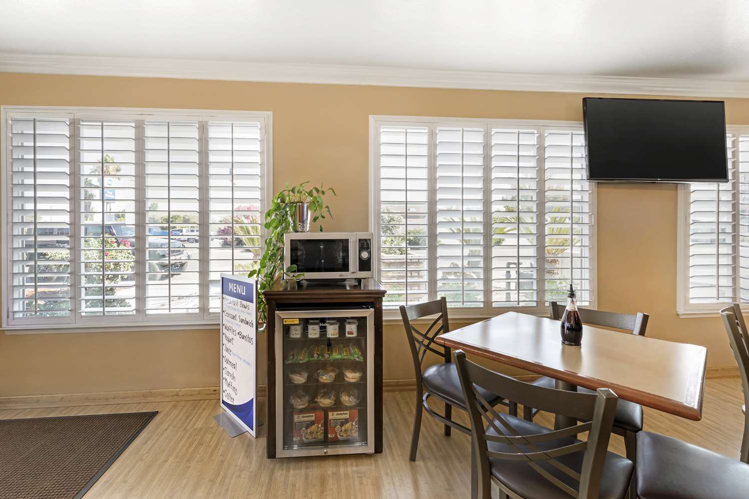 Фото Best Western Hanford Inn