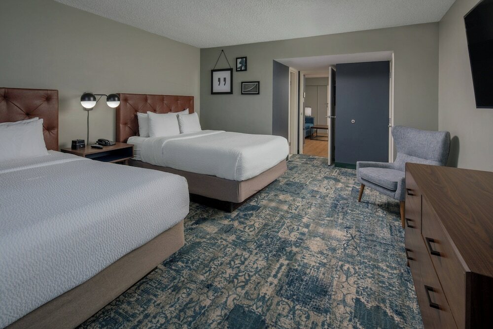 Фото Four Points by Sheraton Suites Tampa Airport Westshore