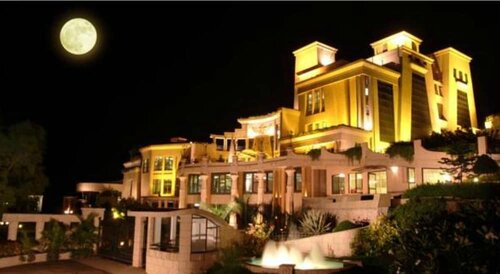 Внешний вид отеля The Corinthians Resort & Club в Пуне, фото 1