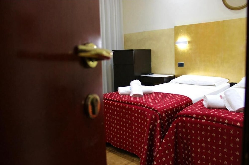 Фото Hotel Fiorella Milano