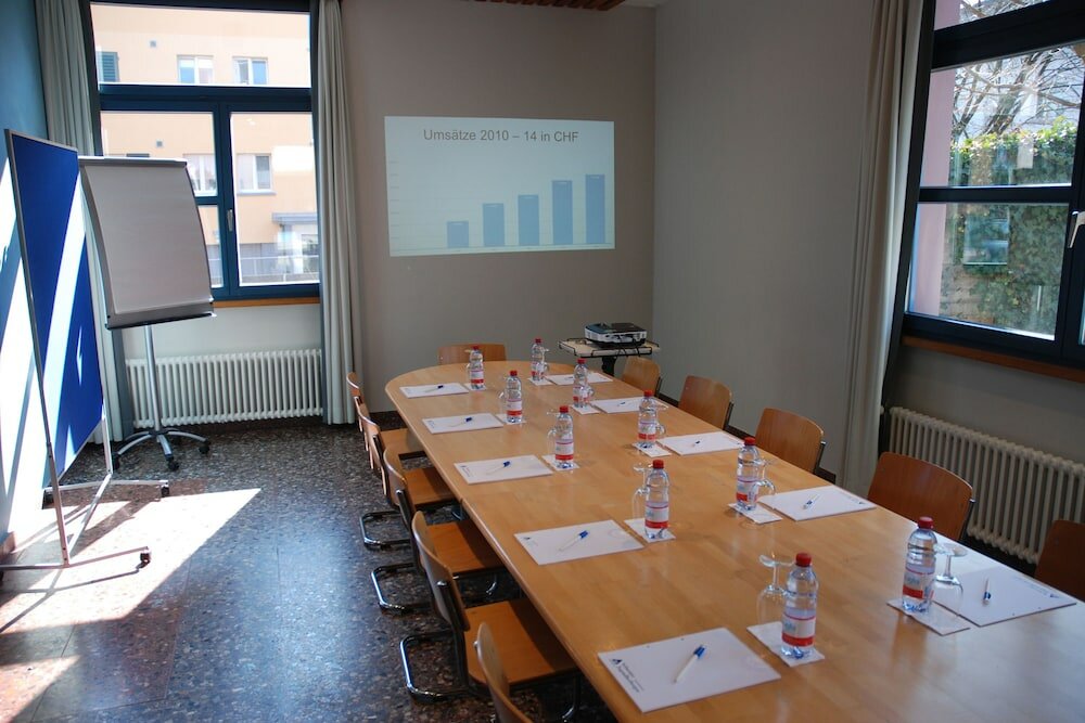 Фото Youth Hostel