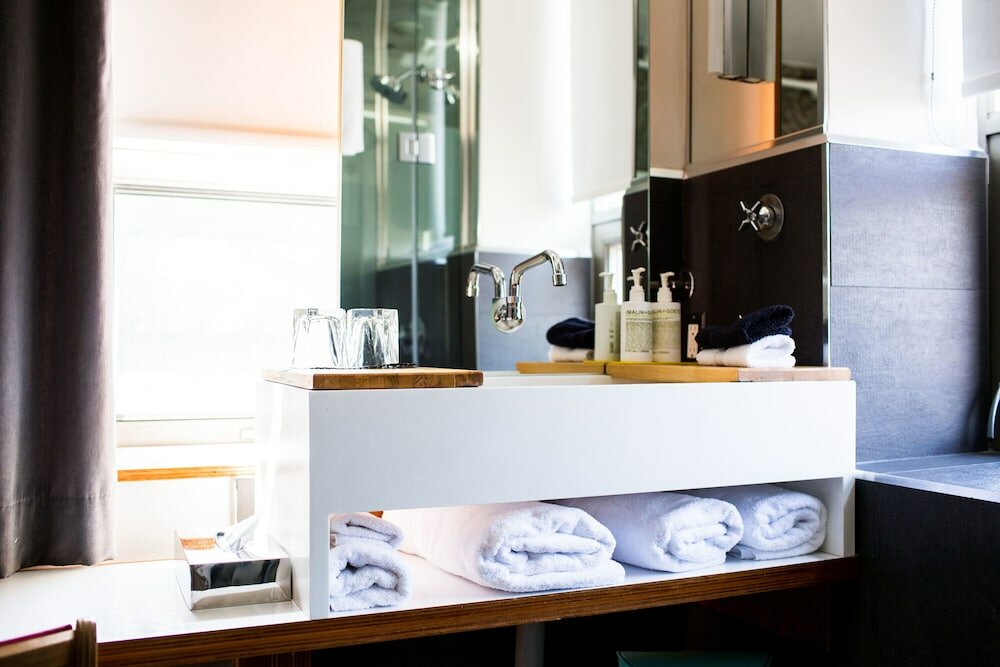 Фото The Drake Hotel