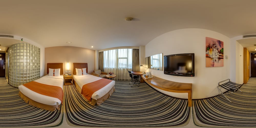Фото Holiday Inn Express Shanghai Jinqiao Central, an Ihg Hotel