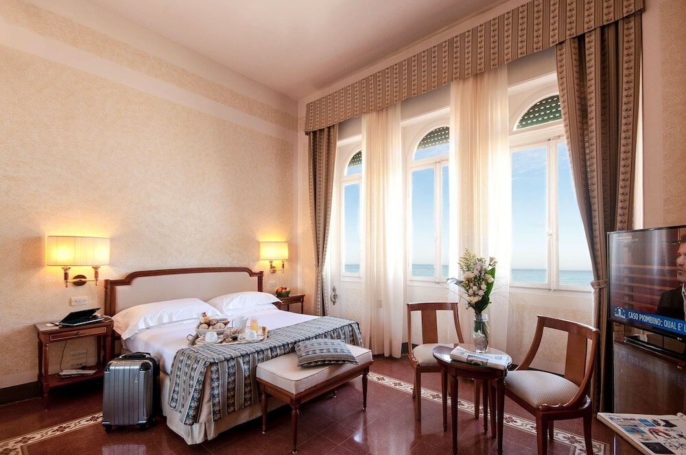 Фото Grand Hotel Royal