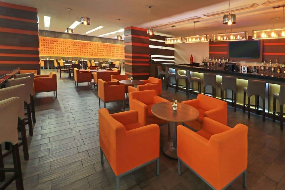 Фото Wyndham Garden Guadalajara Acueducto