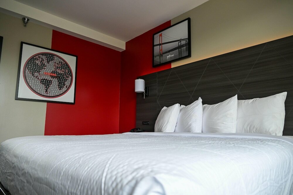 Фото Ramada by Wyndham North Bergen
