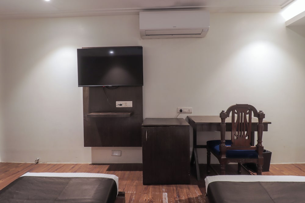 Фото Gulf Hotel Colaba