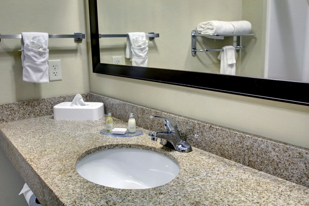 Фото Cobblestone Hotel & Suites - Wayne