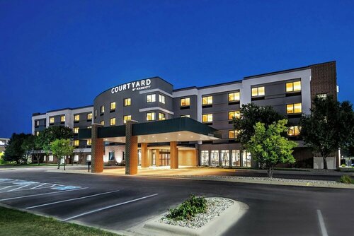 Гостиница Courtyard by Marriott Sioux Falls в Су-Фолсе