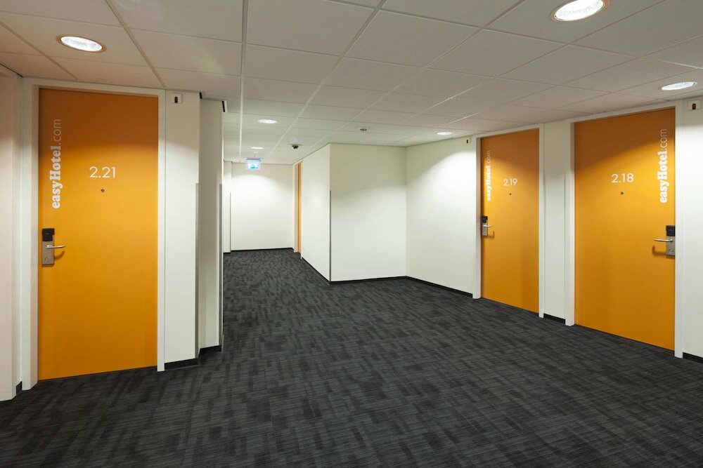 Фото EasyHotel Rotterdam City Centre