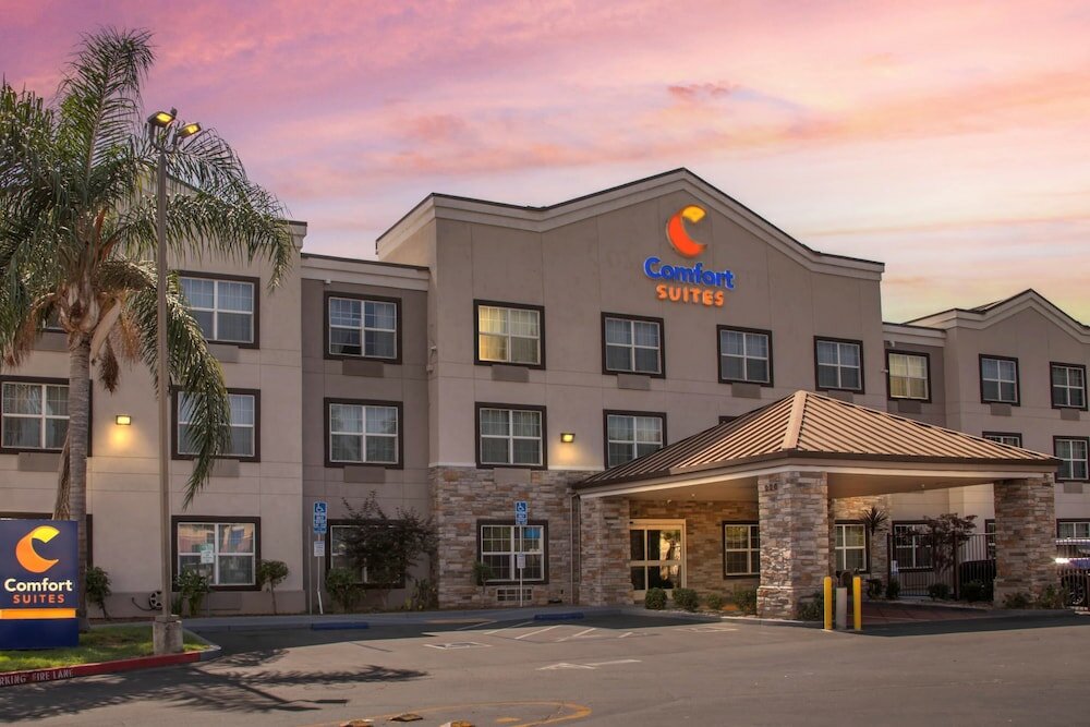 Фото Comfort Suites Downtown Sacramento