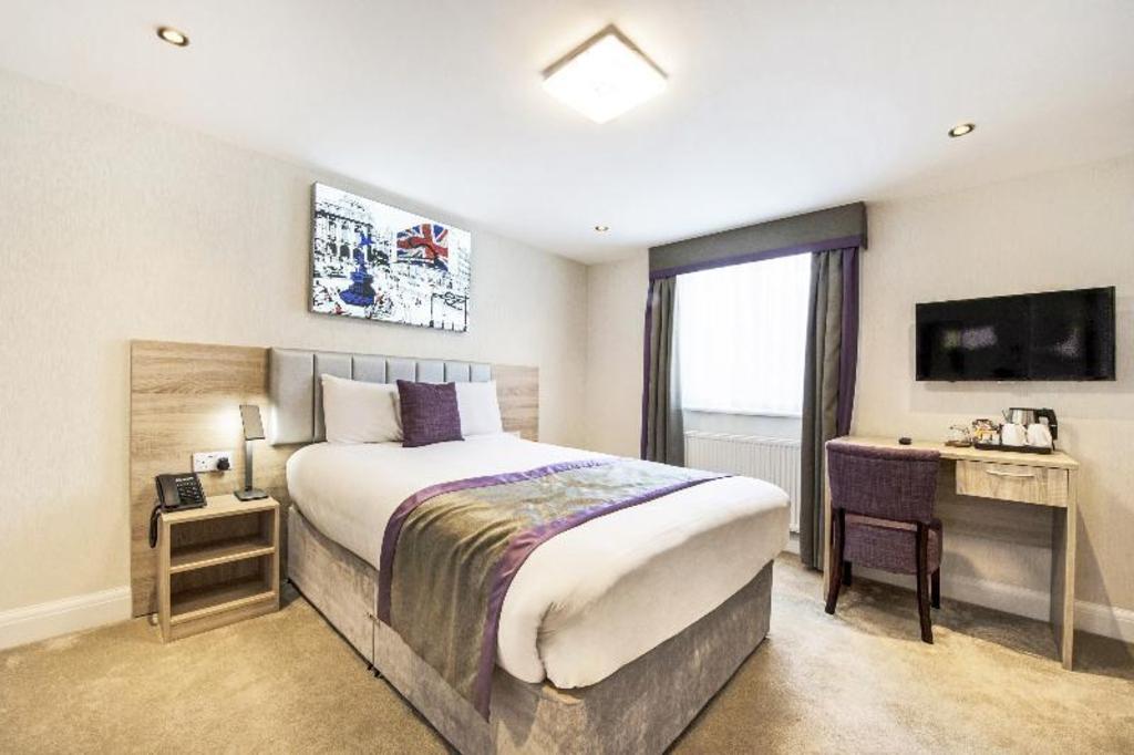 Фото Oyo Townhouse 30 Sussex Hotel