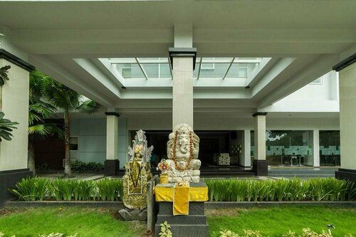 Внешний вид отеля Sunwood Arianz Hotel managed by Bencoolen в Матараме, фото 5