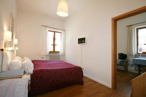 Гостиница Hotel-Gasthof Zur Rose в Обераммергау
