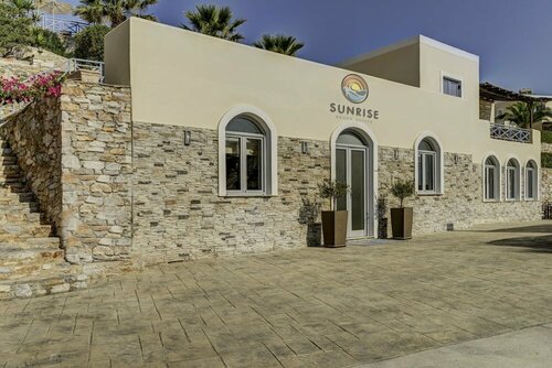 Гостиница Sunrise Beach Suites в Сиросе