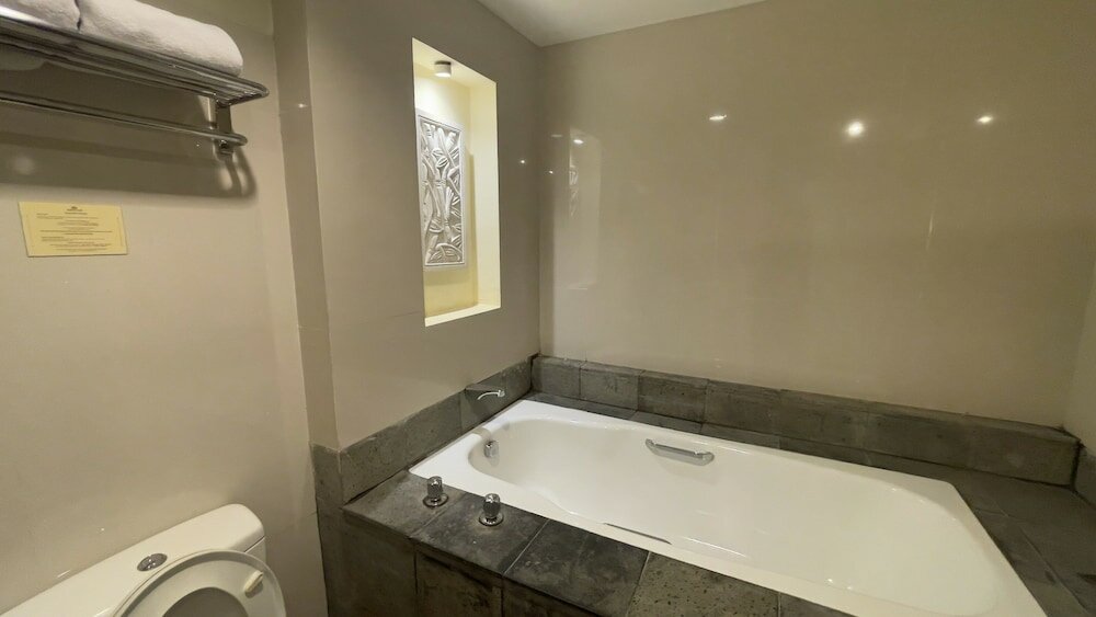 Фото Harmoni One Convention Hotel & Service Apartments
