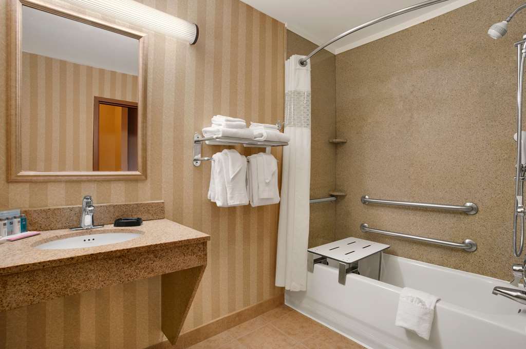 Фото Hampton Inn & Suites Detroit/Sterling Heights