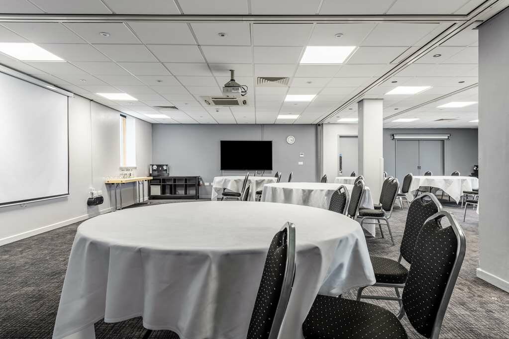 Фото Park Inn by Radisson Peterborough