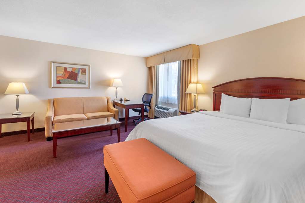 Фото Best Western Plus West Covina Inn