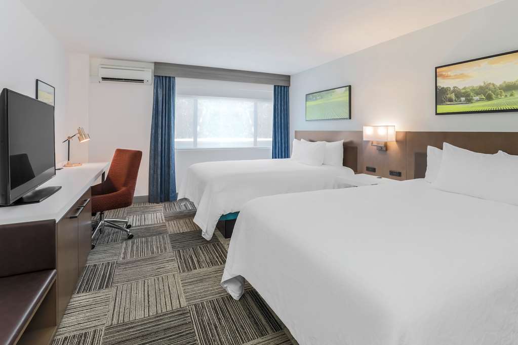 Фото Hilton Garden Inn Davis Downtown