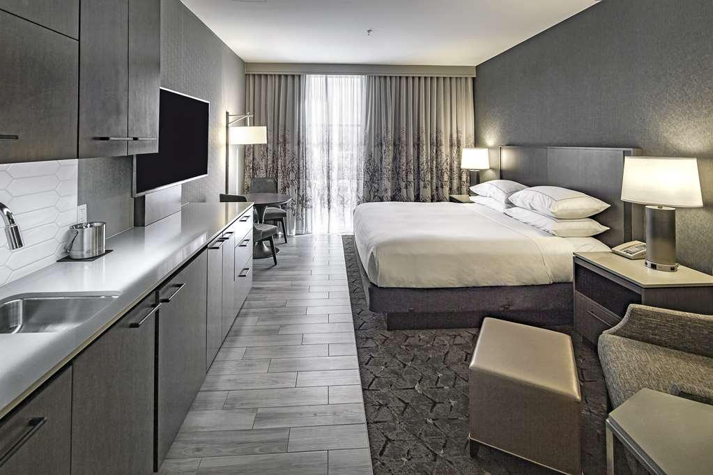 Фото DoubleTree by Hilton Hotel Modesto