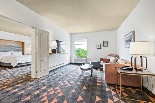 Гостиница Holiday Inn St. Petersburg West, an Ihg Hotel в Пинелас Парк