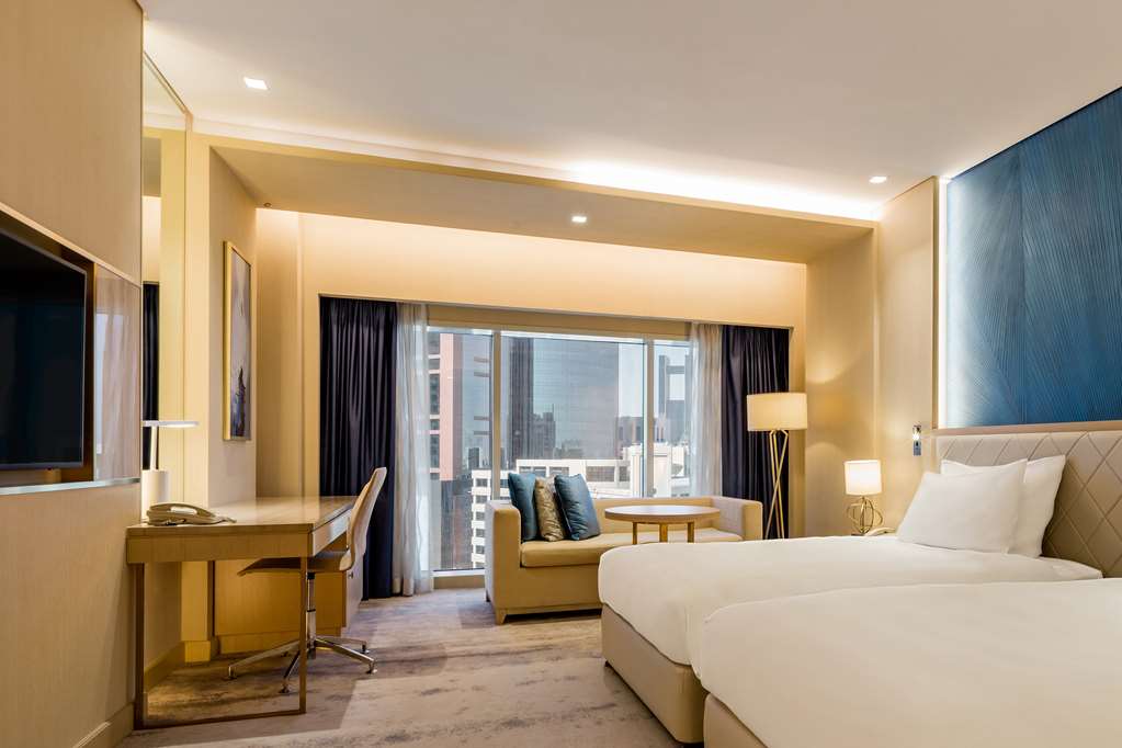 Фото The Diplomat Radisson Blu Hotel, Residence & SPA