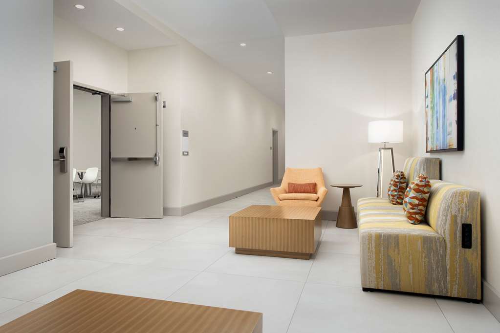 Фото Hilton Garden Inn Orlando Downtown