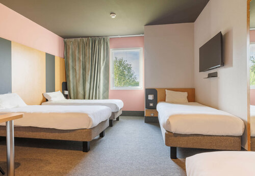 Гостиница B&b Hotel Clermont-Ferrand Nord Riom в Рьоне
