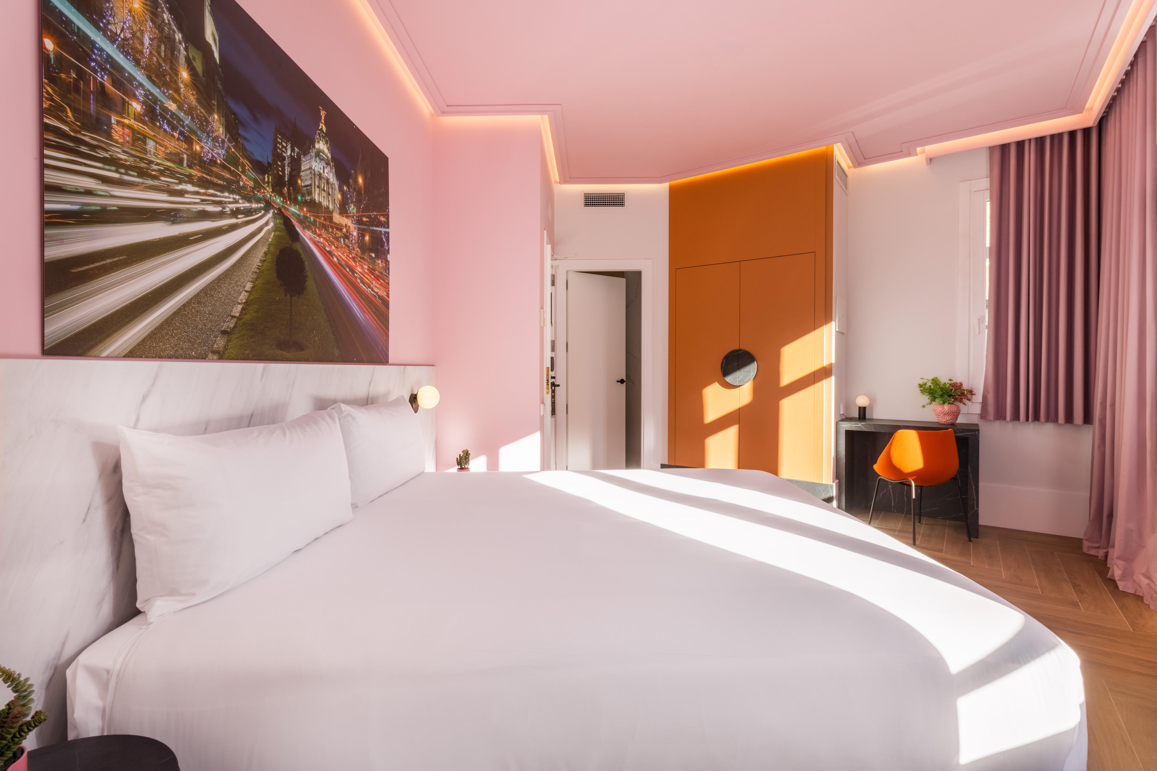 Фото Ikonik Gran VIA