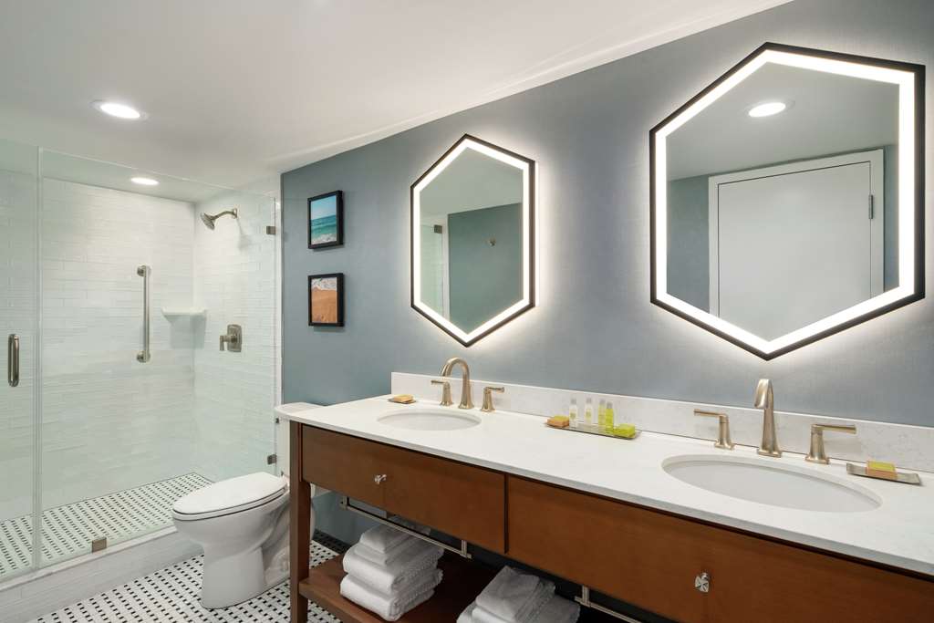Фото DoubleTree by Hilton Ocean City Oceanfront