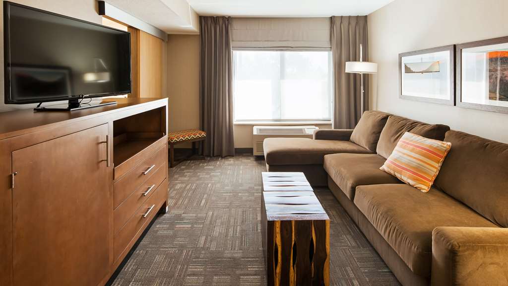 Фото Best Western Plus Cottontree Inn