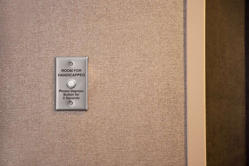 Фото Hampton Inn & Suites Nashville Downtown