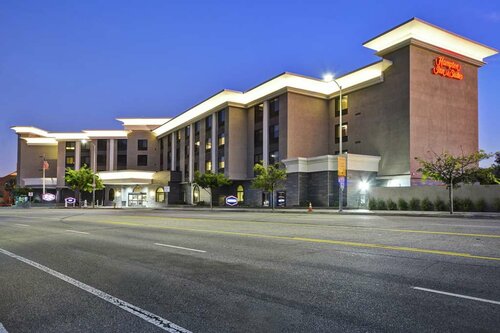 Гостиница Hampton Inn & Suites Los Angeles Burbank Airport в Бербанке