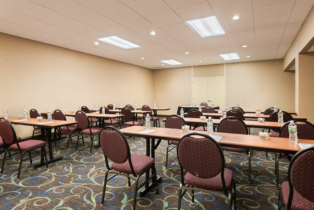 Фото Hampton Inn White Plains/Tarrytown