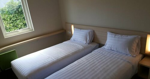 Гостиница BiZ@ Hotel в Амбоне