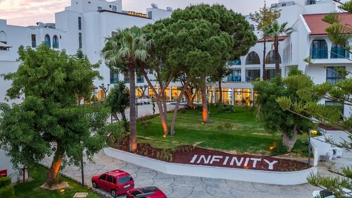 Гостиница Infinity by Yelken Aquapark & Resorts в Кушадасы