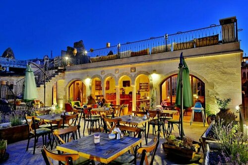 Caftan Cave Suites