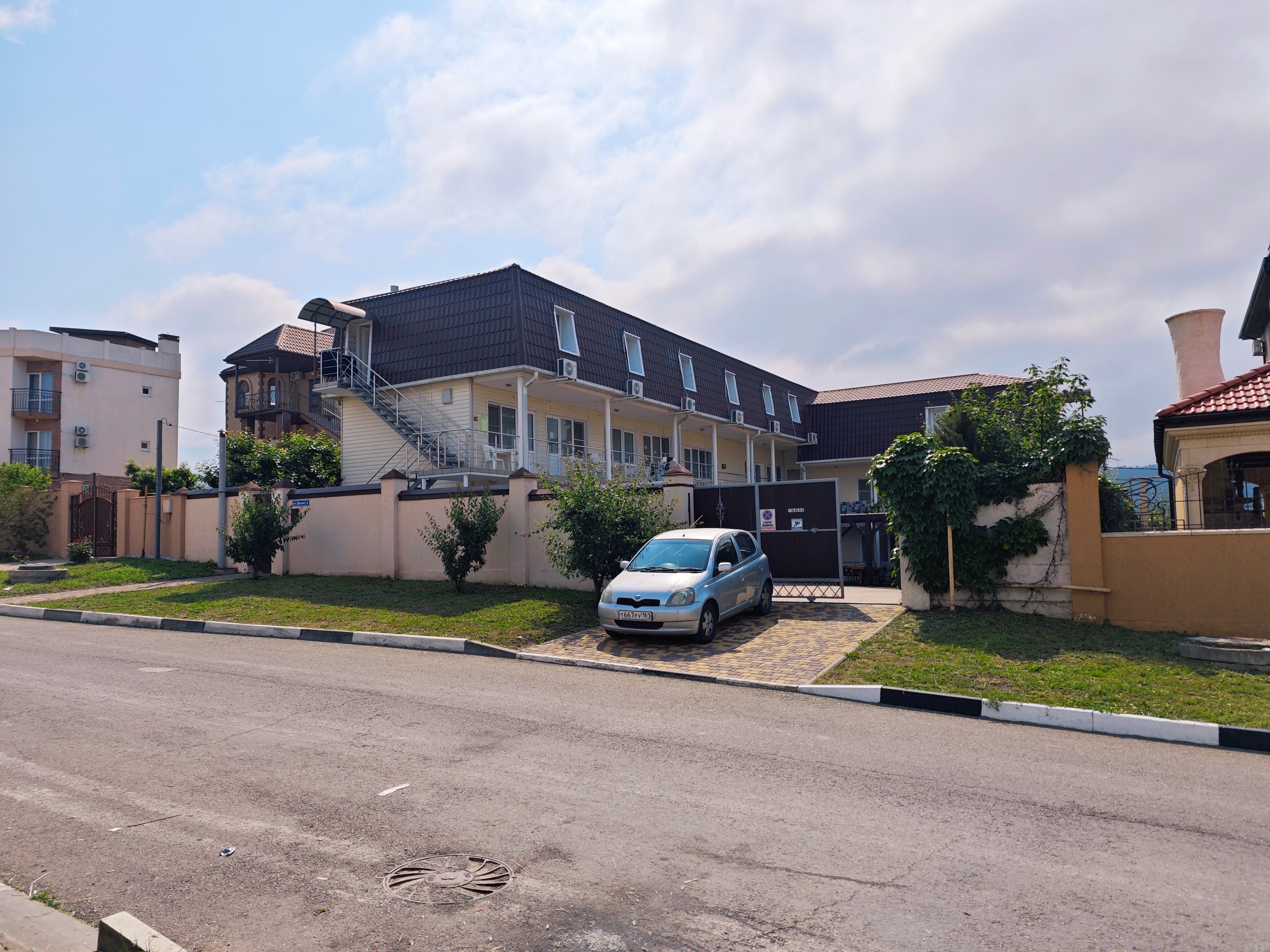 Фото отеля 2