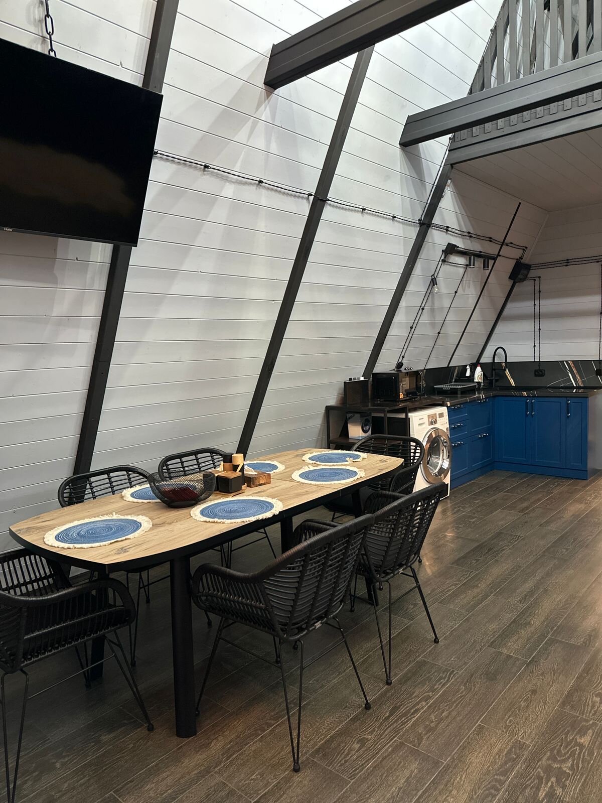 Фото Noble House