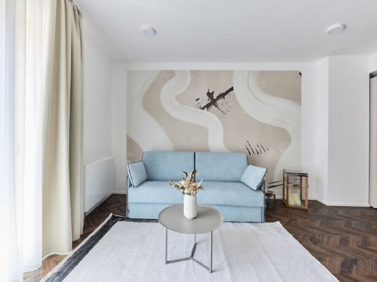 Фото The Amberlyn Suite Hotel