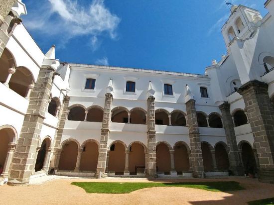 Фото Convento do Espinheiro, Historic Hotel & SPA