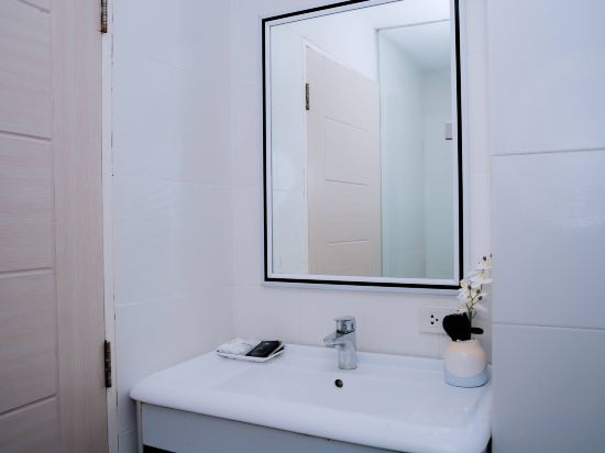 Фото SunSeaSand Hotel Patong